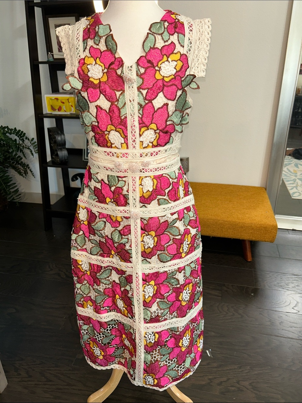 Sleeveless Midi Dress with Pink Floral Embroidery and Lace Trim